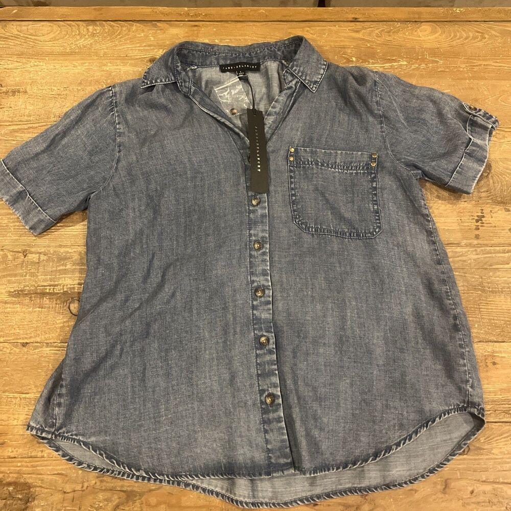 Jane & Delancey Women’s Soft Denim Button Shirt Short Sleeve Blue Boho Sz S NWT